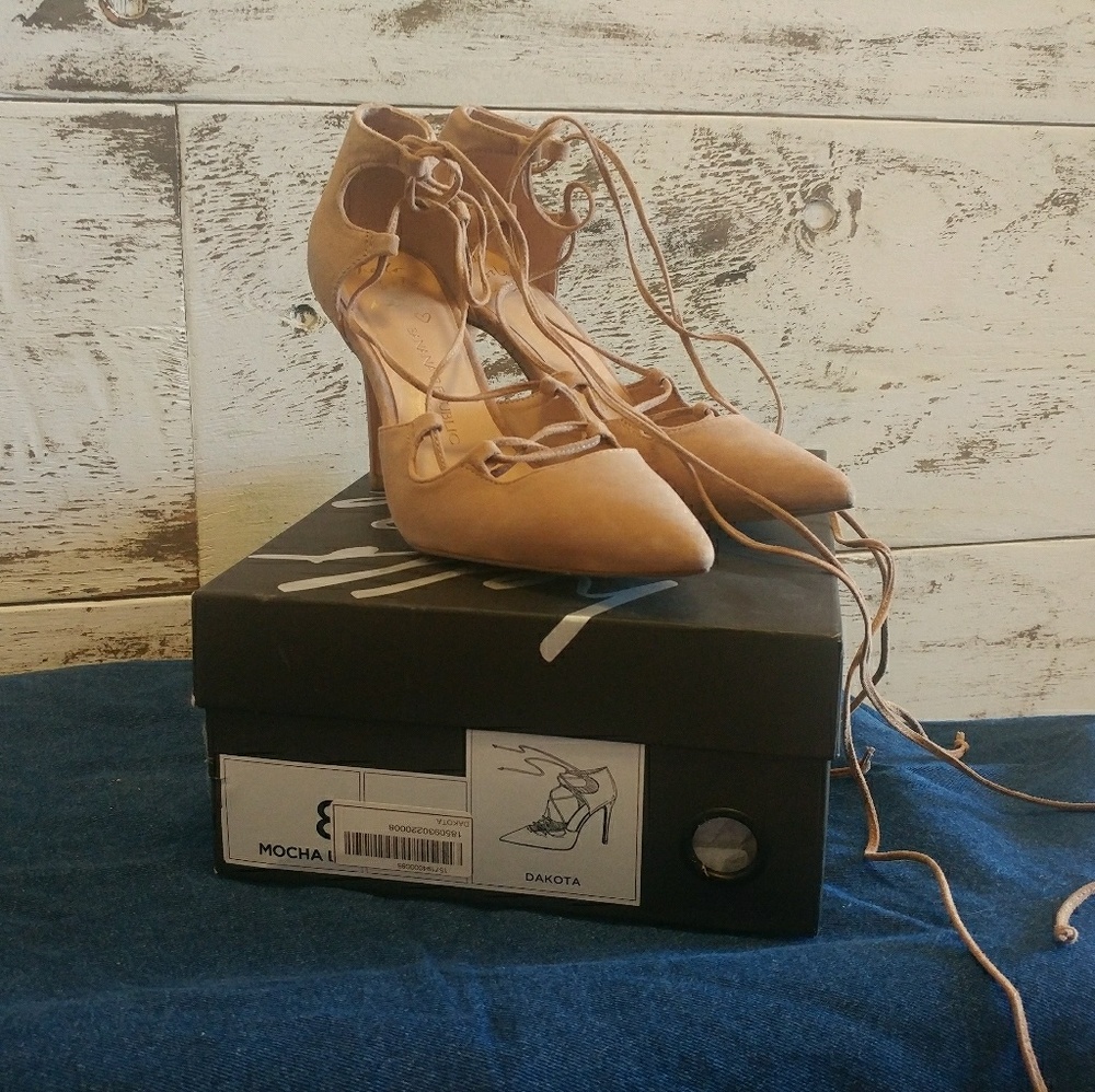 Banana Repulic Dakota Lace Up Pump in Mocha Latte